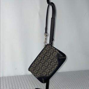 SIGNATURE WRISTLET FTL-12-194
